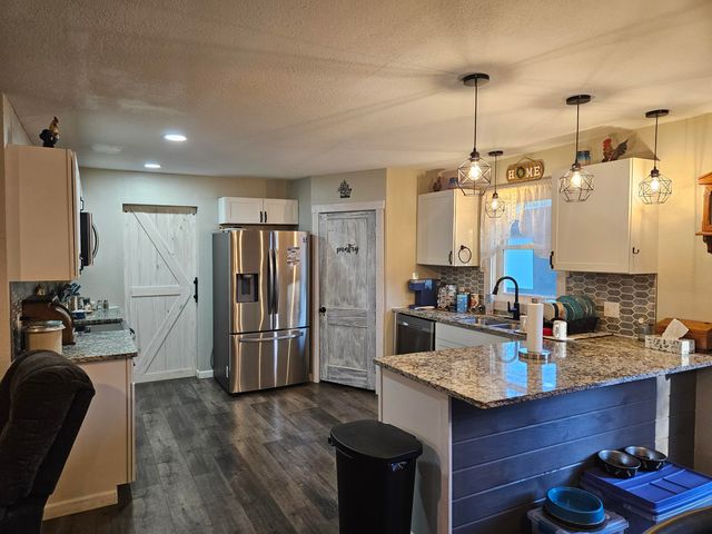 1705 Lakeview Drive, Ava, MO 65608