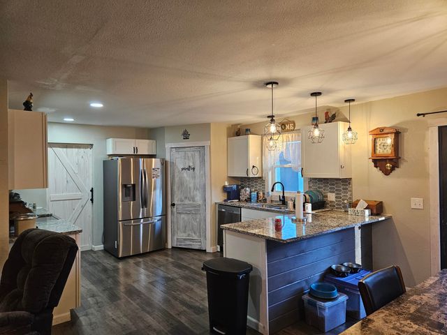 1705 Lakeview Drive, Ava, MO 65608