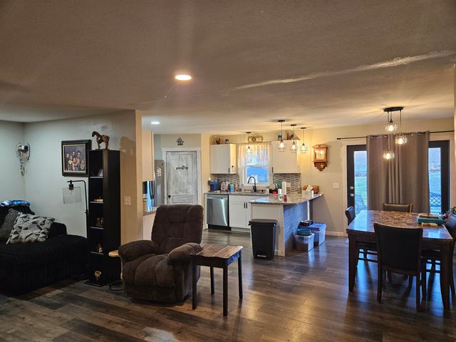 1705 Lakeview Drive, Ava, MO 65608