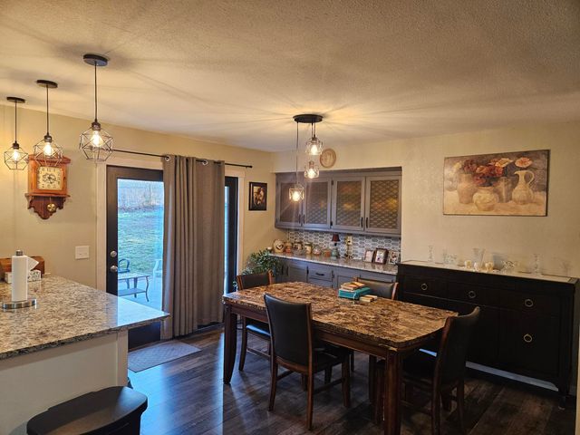 1705 Lakeview Drive, Ava, MO 65608