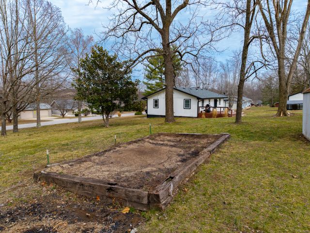 1705 Lakeview Drive, Ava, MO 65608