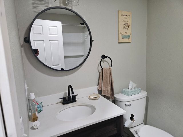 1705 Lakeview Drive, Ava, MO 65608