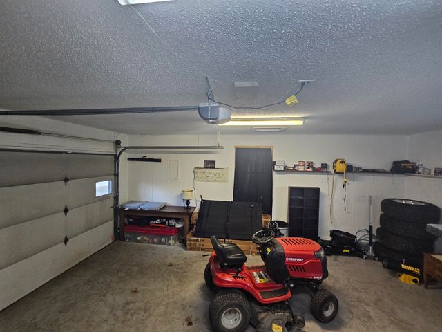 1705 Lakeview Drive, Ava, MO 65608