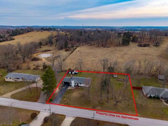 1705 Lakeview Drive, Ava, MO 65608