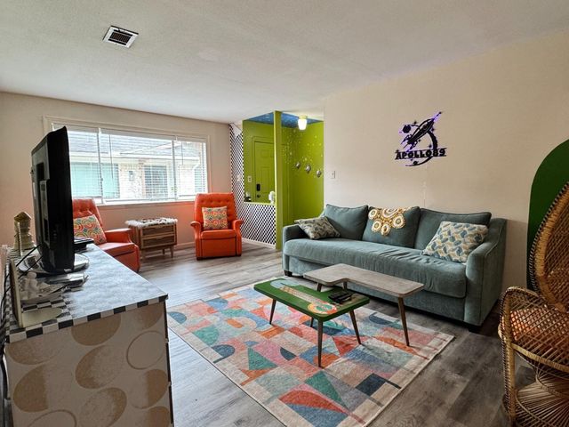 1432 Ramada Drive, Houston, TX 77062
