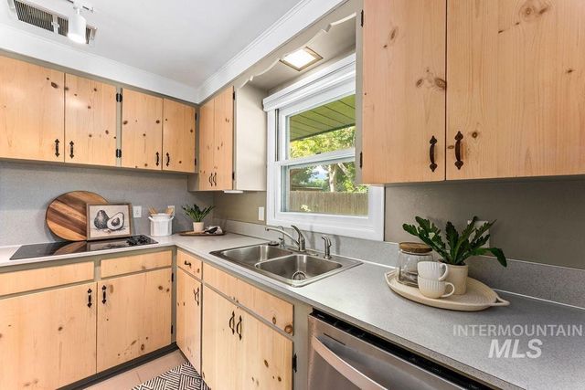 1817 Palouse St, Boise, ID 83705