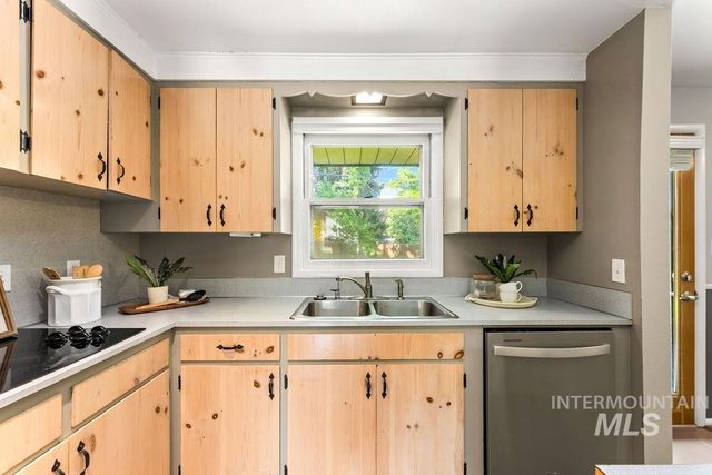 1817 Palouse St, Boise, ID 83705