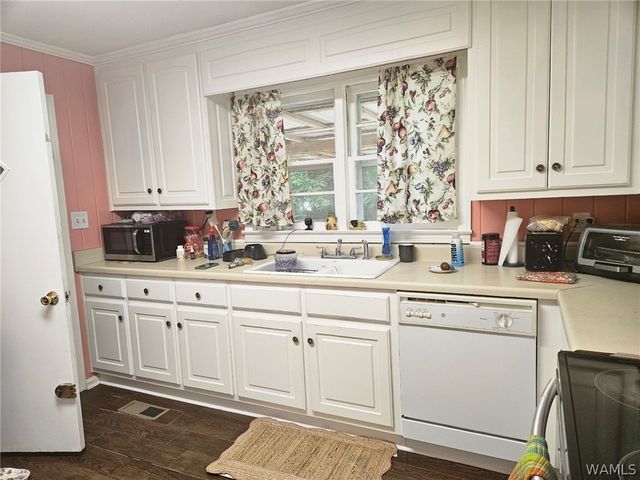 2512 16th, Northport, AL 35476