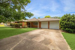 1905 17th Avenue N, Texas City, TX 77590