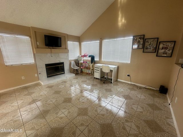 5147 Moonraker Road, Palmdale, CA 93552