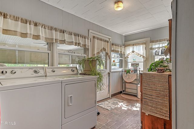 111 Cotton Drive, Jonesborough, TN 37659