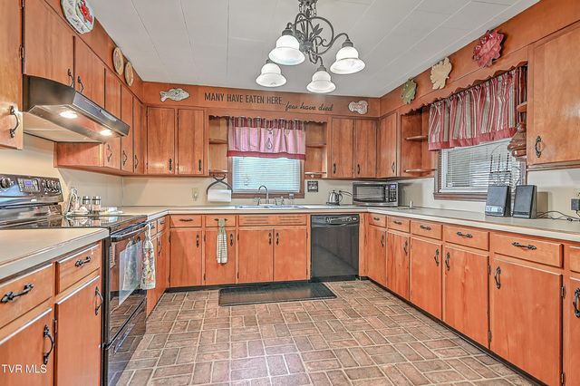 111 Cotton Drive, Jonesborough, TN 37659