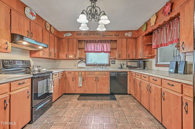 111 Cotton Drive, Jonesborough, TN 37659