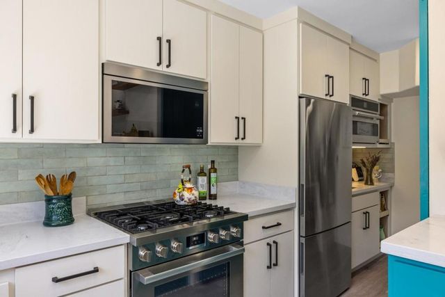 802 Brentwood Court, Pacific Grove, CA 93950