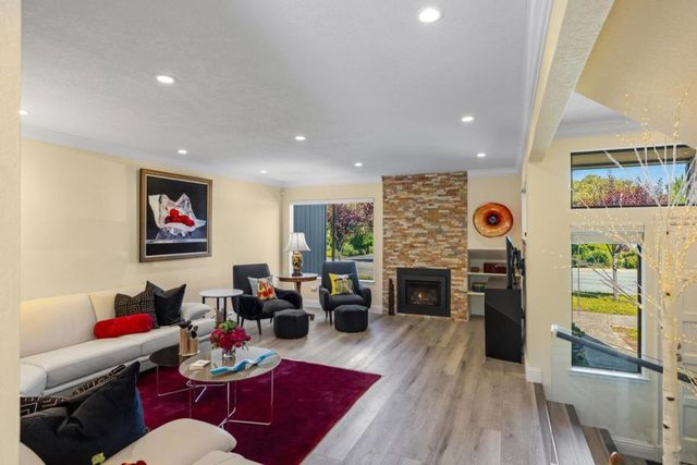 802 Brentwood Court, Pacific Grove, CA 93950