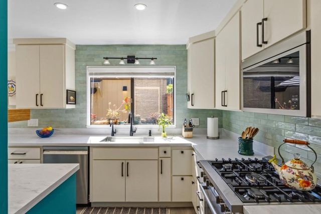 802 Brentwood Court, Pacific Grove, CA 93950