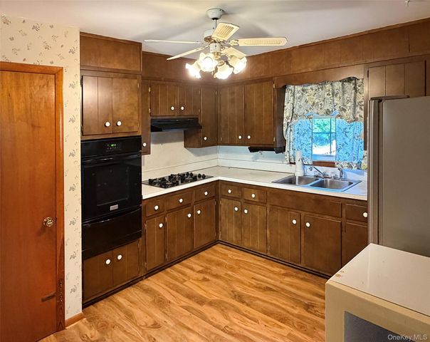 4 Lorelei Drive, Middletown, NY 10940