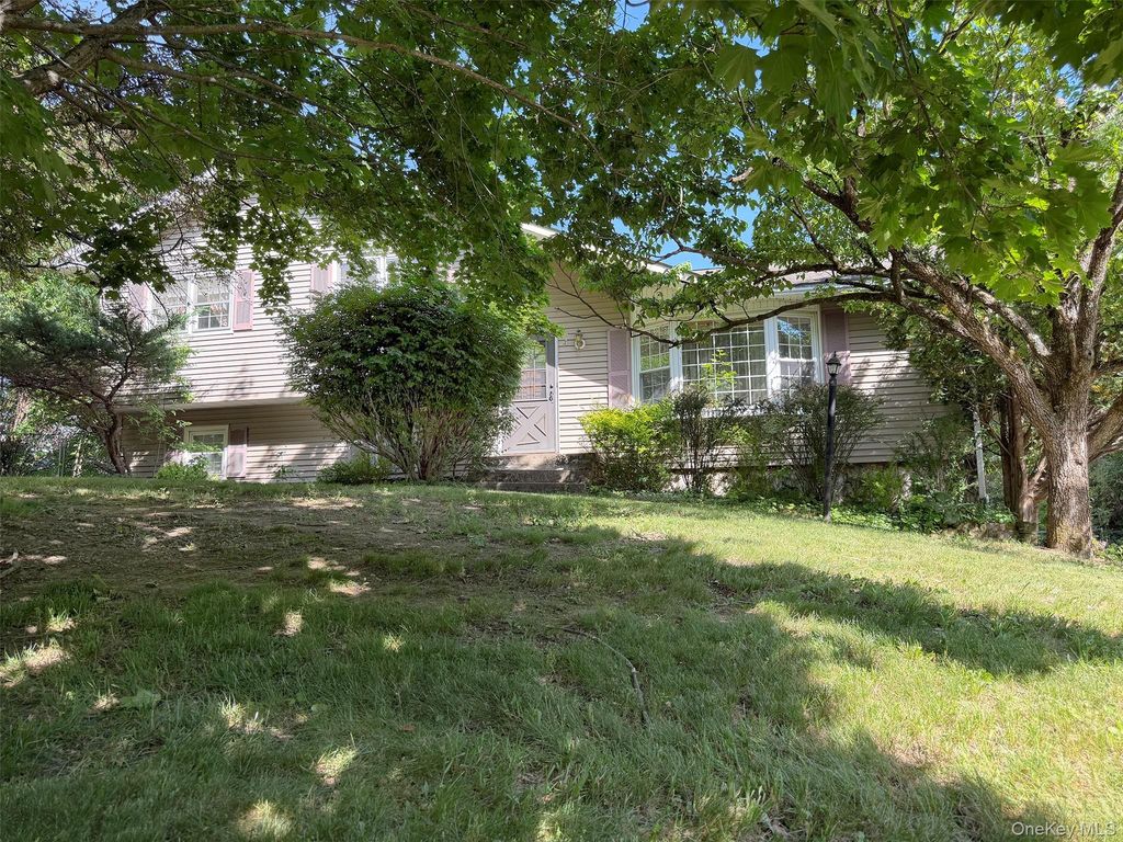 4 Lorelei Drive, Middletown, NY 10940