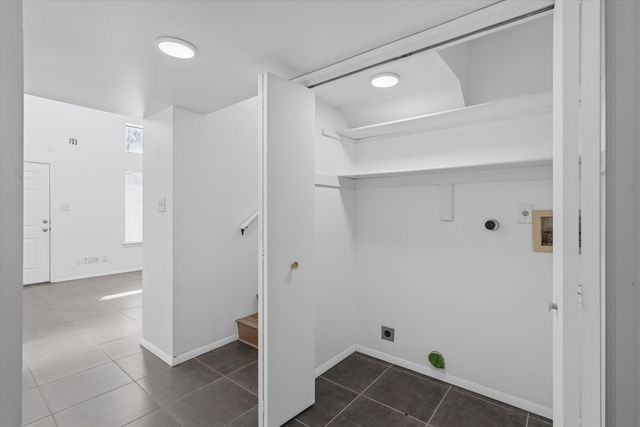 725 Barelas Court SW, Albuquerque, NM 87102