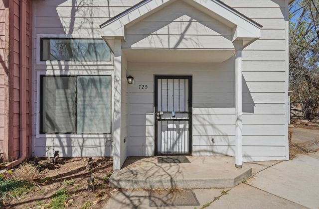 725 Barelas Court SW, Albuquerque, NM 87102
