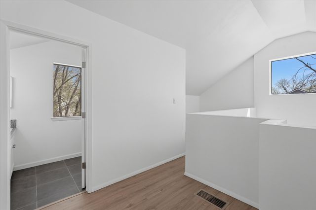 725 Barelas Court SW, Albuquerque, NM 87102