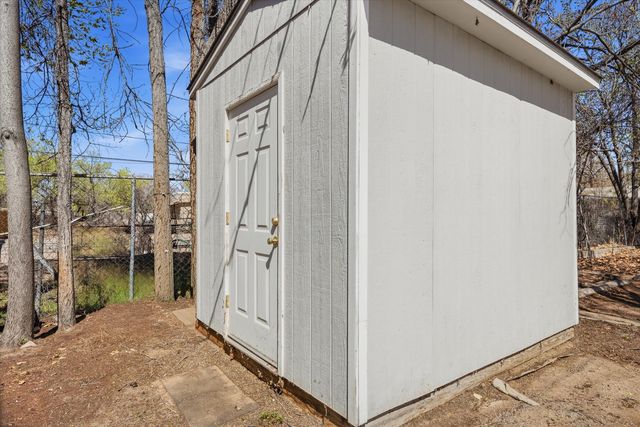 725 Barelas Court SW, Albuquerque, NM 87102