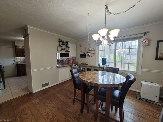 5 Windsor Circle, Thomasville, NC 27360