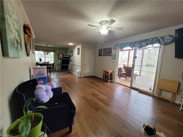 5 Windsor Circle, Thomasville, NC 27360