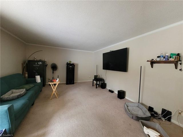 5 Windsor Circle, Thomasville, NC 27360