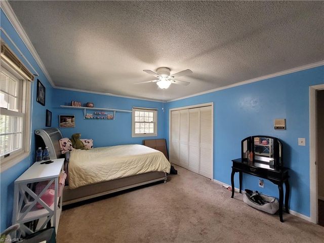 5 Windsor Circle, Thomasville, NC 27360