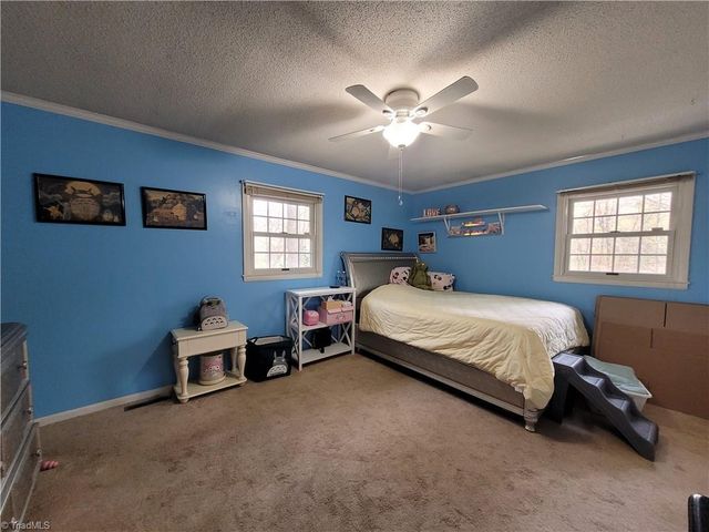 5 Windsor Circle, Thomasville, NC 27360