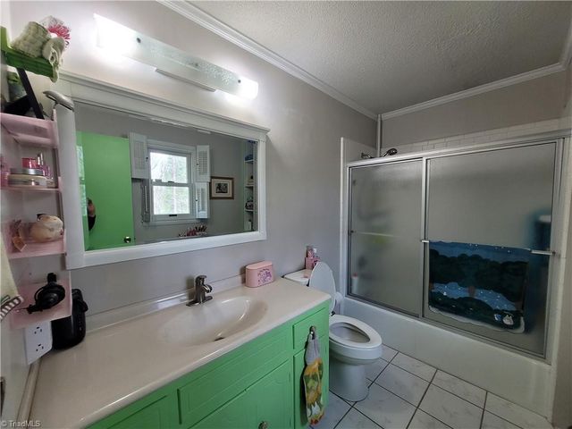 5 Windsor Circle, Thomasville, NC 27360