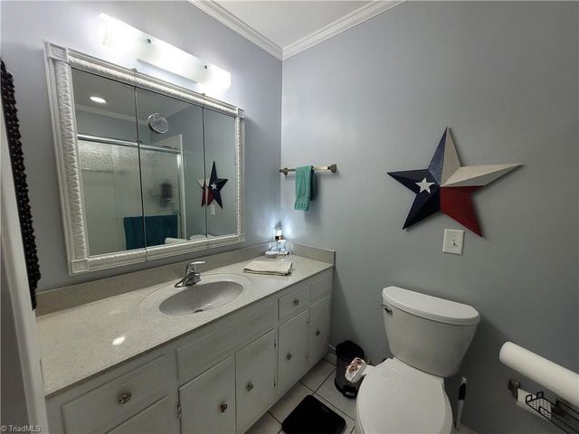 5 Windsor Circle, Thomasville, NC 27360