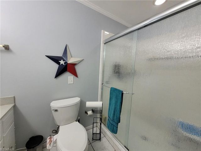 5 Windsor Circle, Thomasville, NC 27360