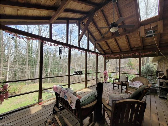 5 Windsor Circle, Thomasville, NC 27360