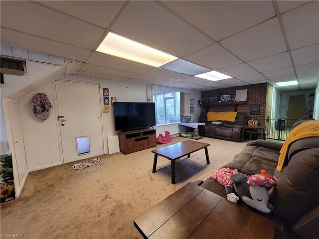 5 Windsor Circle, Thomasville, NC 27360