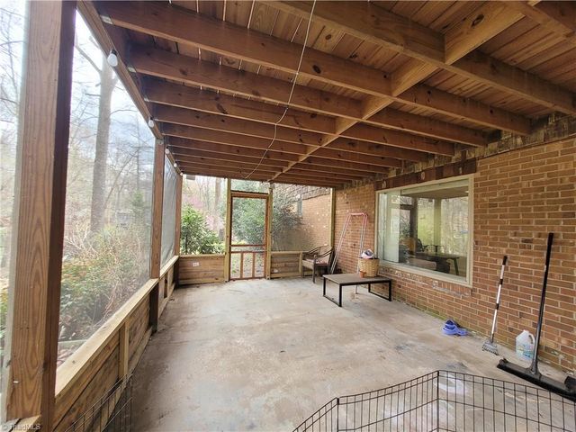 5 Windsor Circle, Thomasville, NC 27360