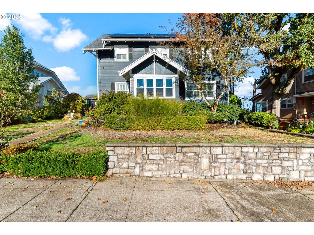 909 CENTER St, Oregon City, OR 97045