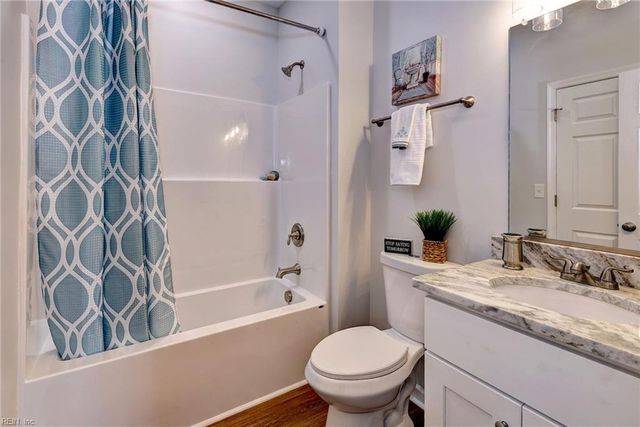 300 East ST, Smithfield, VA 23430