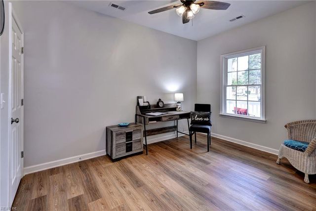 300 East ST, Smithfield, VA 23430