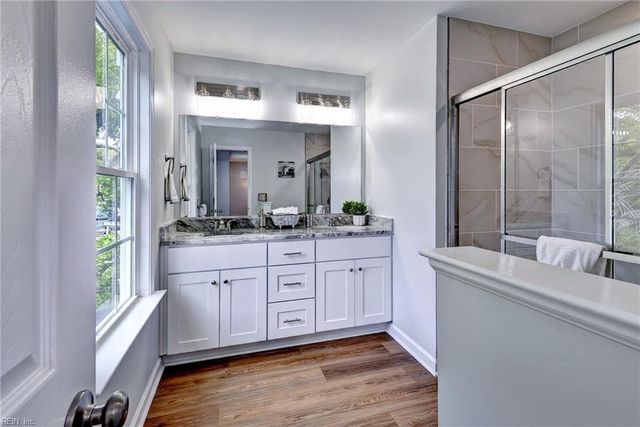 300 East ST, Smithfield, VA 23430