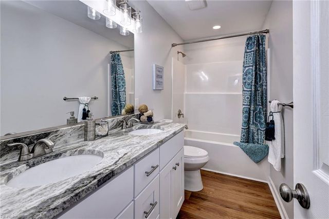 300 East ST, Smithfield, VA 23430