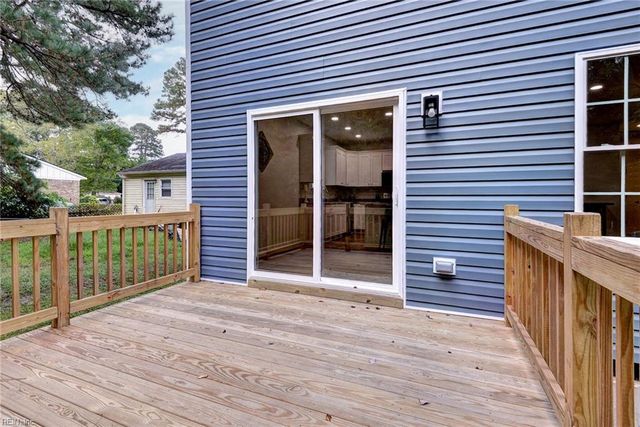 300 East ST, Smithfield, VA 23430