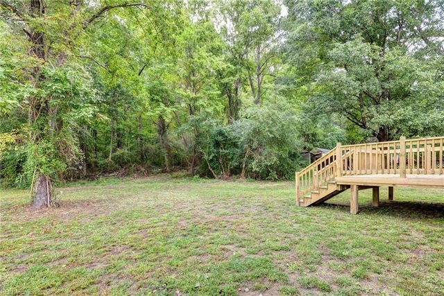 300 East ST, Smithfield, VA 23430