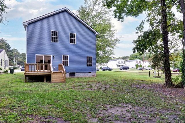 300 East ST, Smithfield, VA 23430