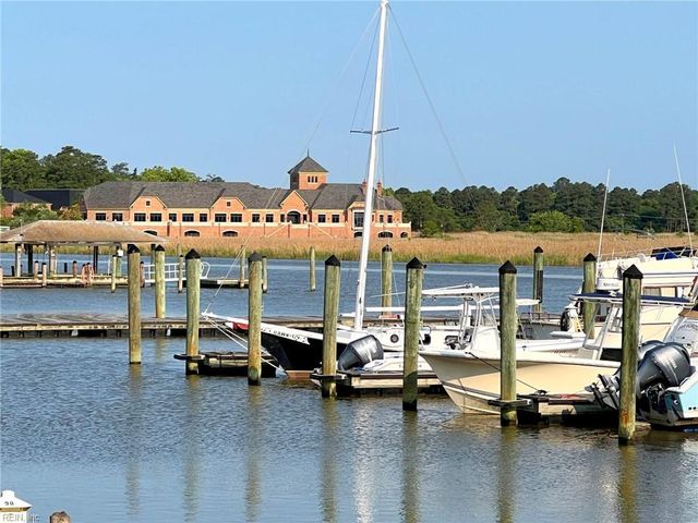 300 East ST, Smithfield, VA 23430