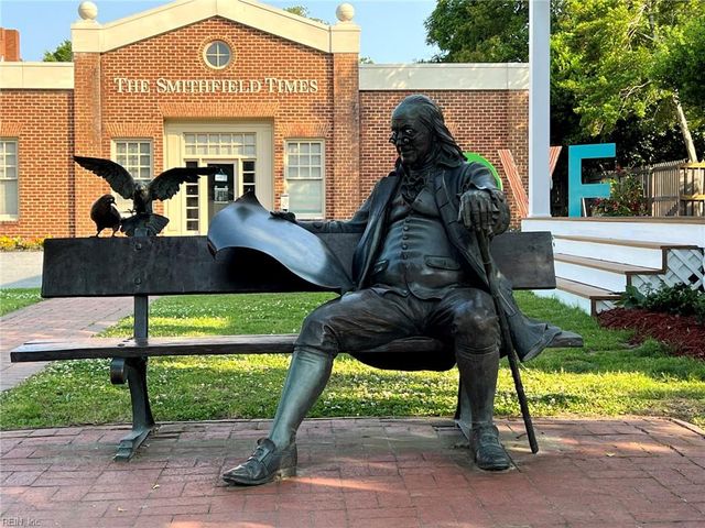 300 East ST, Smithfield, VA 23430