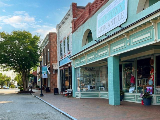 300 East ST, Smithfield, VA 23430