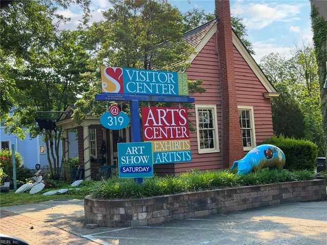 300 East ST, Smithfield, VA 23430