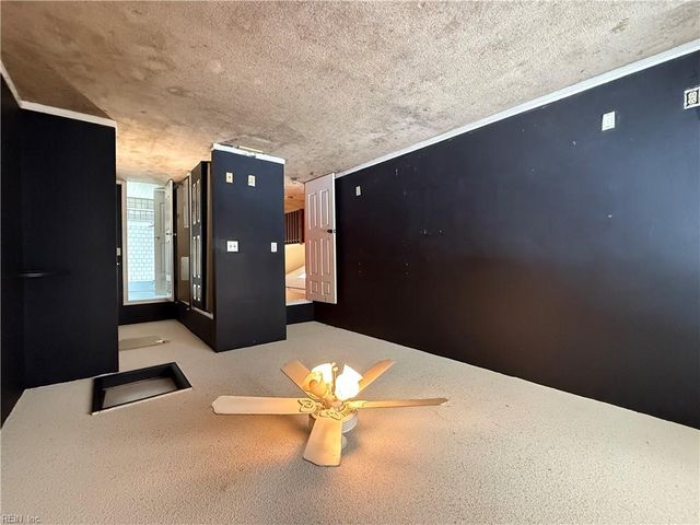 948 Saint Andrews Reach Apt B, Chesapeake, VA 23320